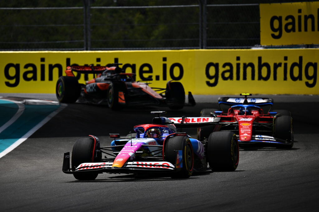 Ricciardo e Sainz 
