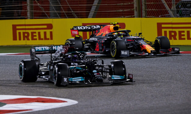 Red Bull annuncia aggiornamenti, Mercedes cerca di comprendere la W12