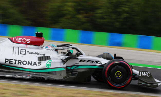 Mercedes in pole dopo il venerdì più negativo della stagione