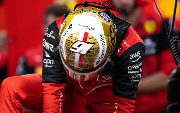 Sorride Leclerc, Red Bull che erroraccio!