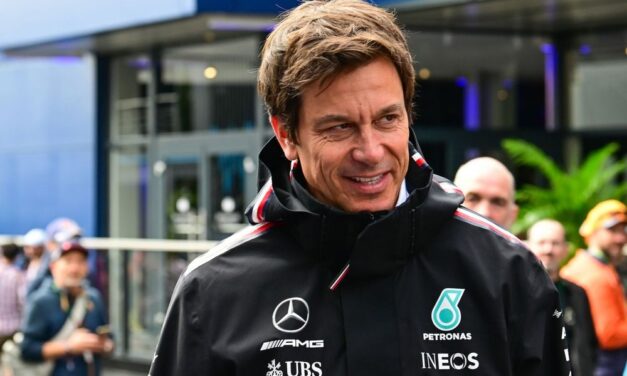 Toto Wolff confirms Mercedes are looking at Carlos Sainz option